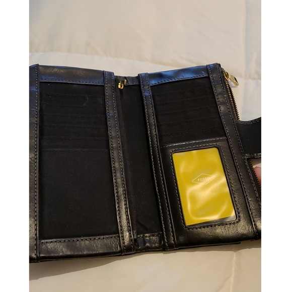 Fossil Wallet - Picture 8 of 9